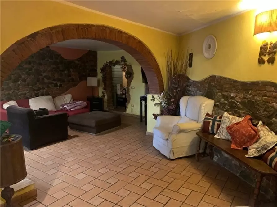 Immagine 8 di Villa in vendita  a Empoli