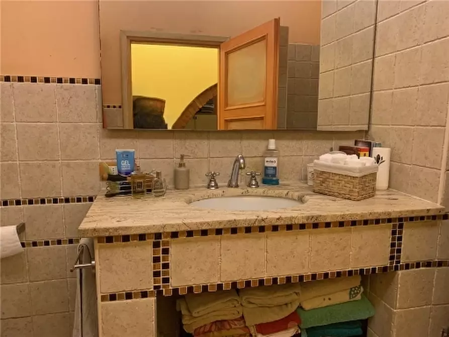 Immagine 10 di Villa in vendita  a Empoli