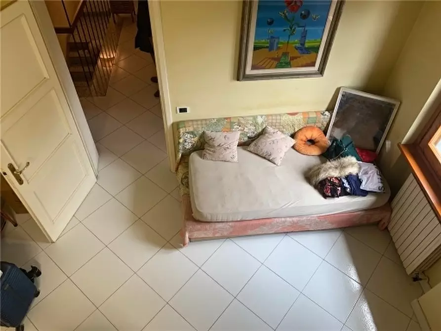 Immagine 14 di Villa in vendita  a Empoli