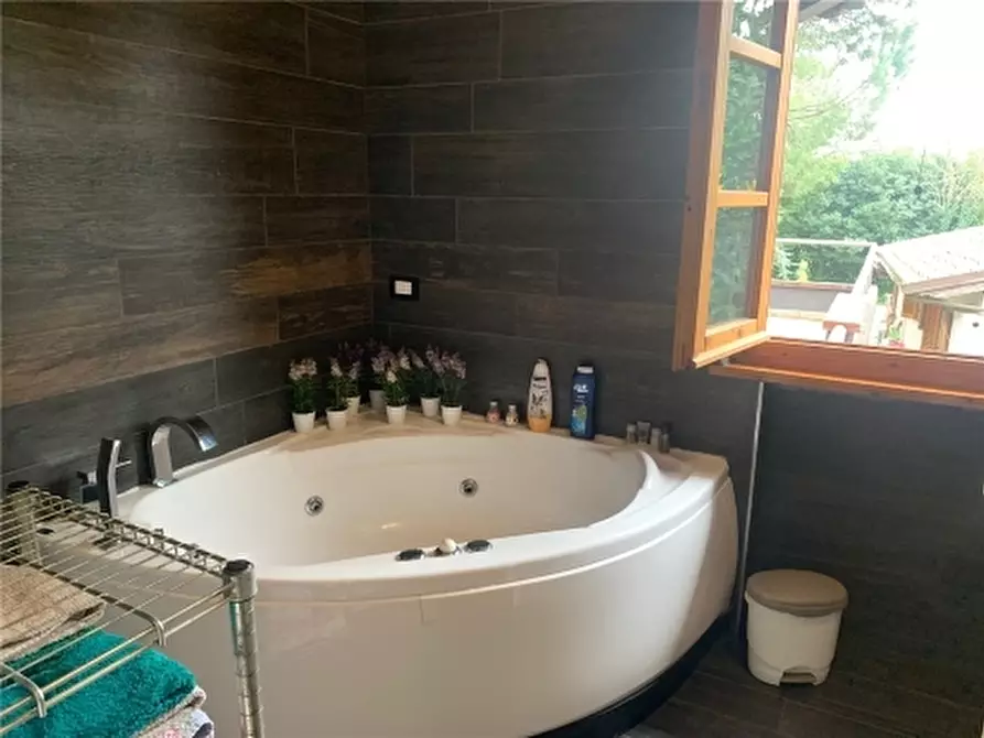 Immagine 18 di Villa in vendita  a Empoli