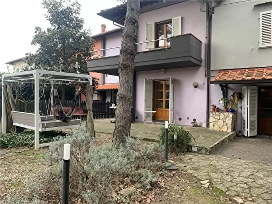 Immagine 30 di Villa in vendita  a Empoli