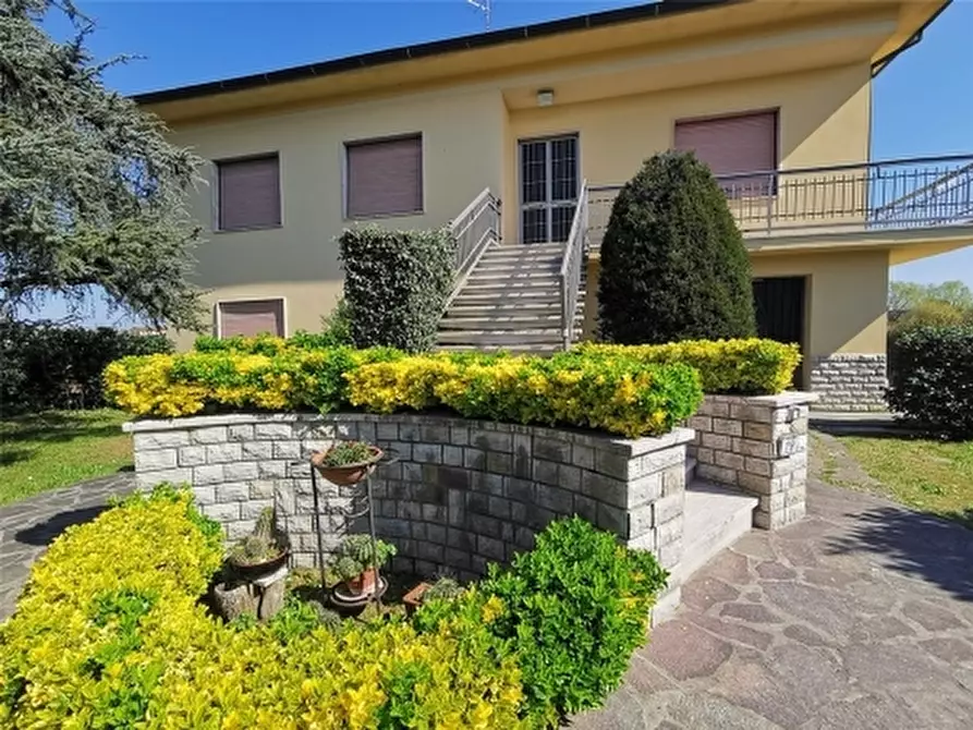 Immagine 1 di Villa in vendita  a Empoli