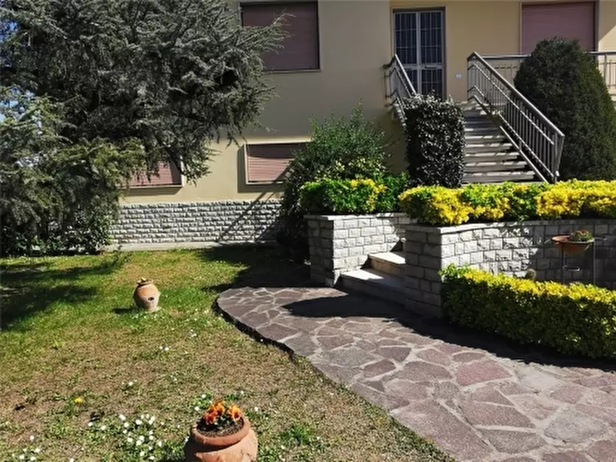 Immagine 4 di Villa in vendita  a Empoli