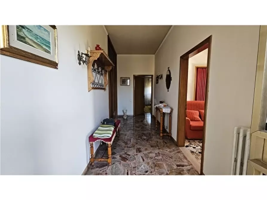 Immagine 7 di Villa in vendita  a Empoli