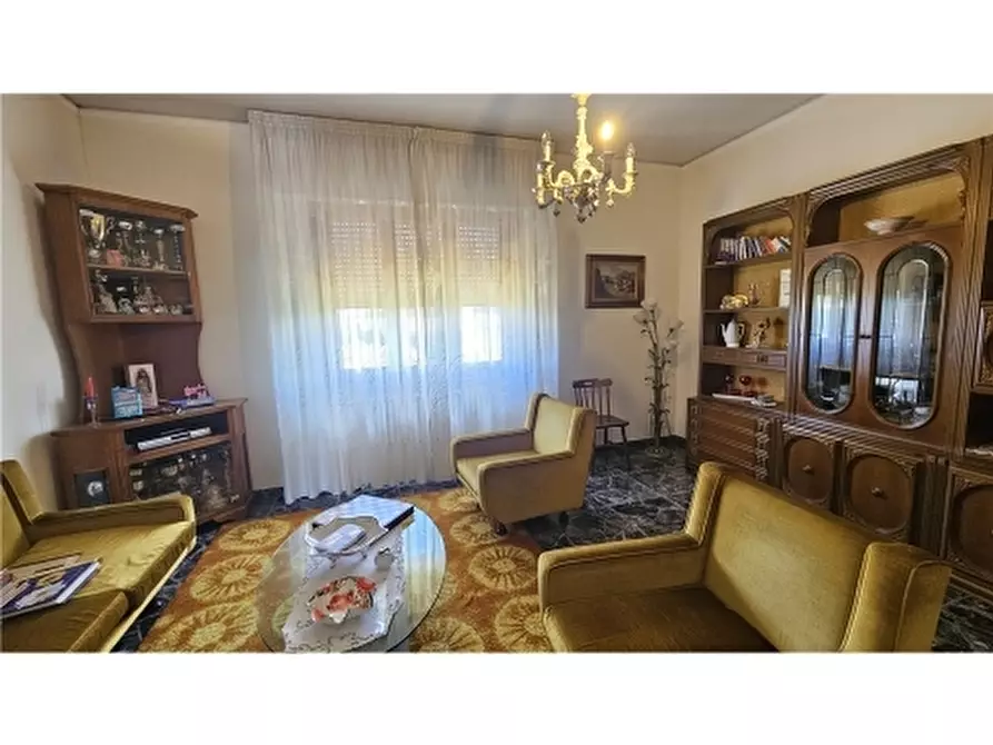 Immagine 14 di Villa in vendita  a Empoli