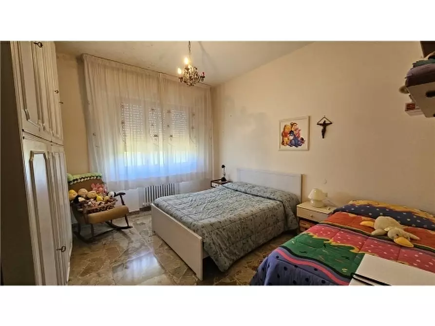 Immagine 17 di Villa in vendita  a Empoli
