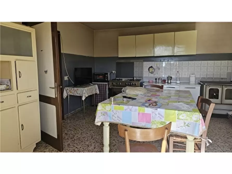 Immagine 27 di Villa in vendita  a Empoli