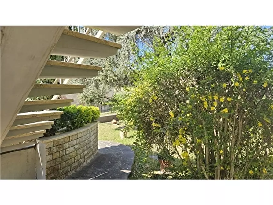 Immagine 33 di Villa in vendita  a Empoli