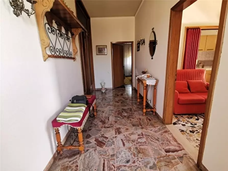 Immagine 39 di Villa in vendita  a Empoli