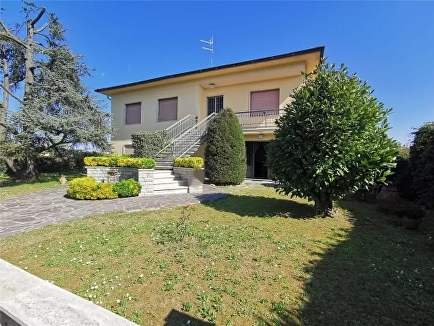 Immagine 43 di Villa in vendita  a Empoli