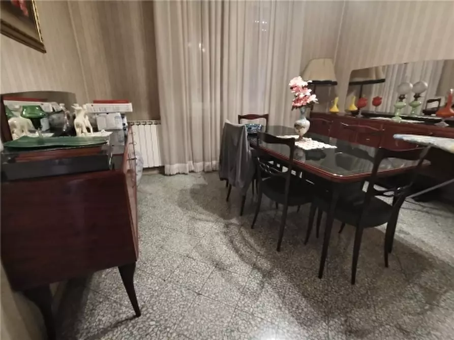 Immagine 2 di Villa in vendita  a Empoli