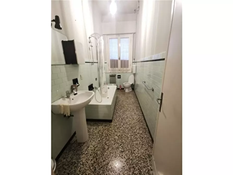 Immagine 12 di Villa in vendita  a Empoli