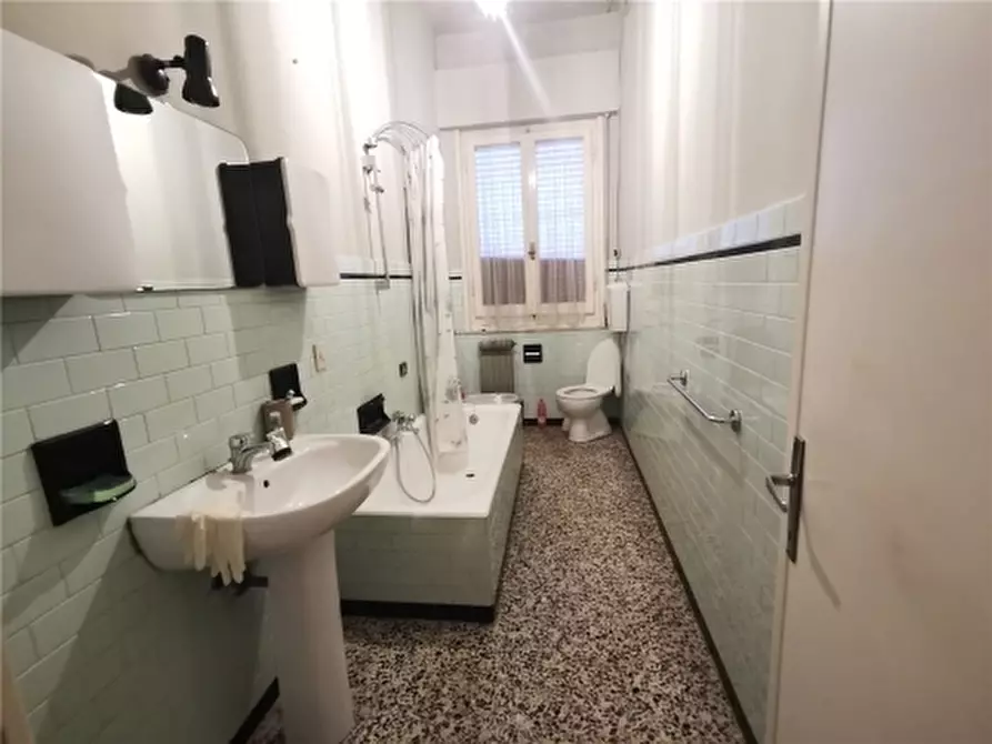 Immagine 18 di Villa in vendita  a Empoli