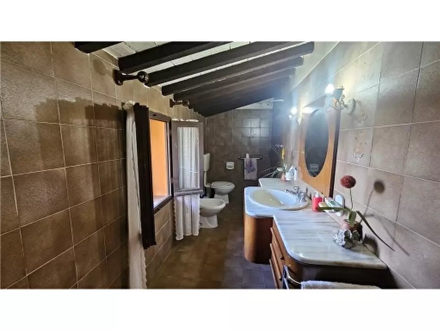 Immagine 25 di Villa in vendita  a Empoli