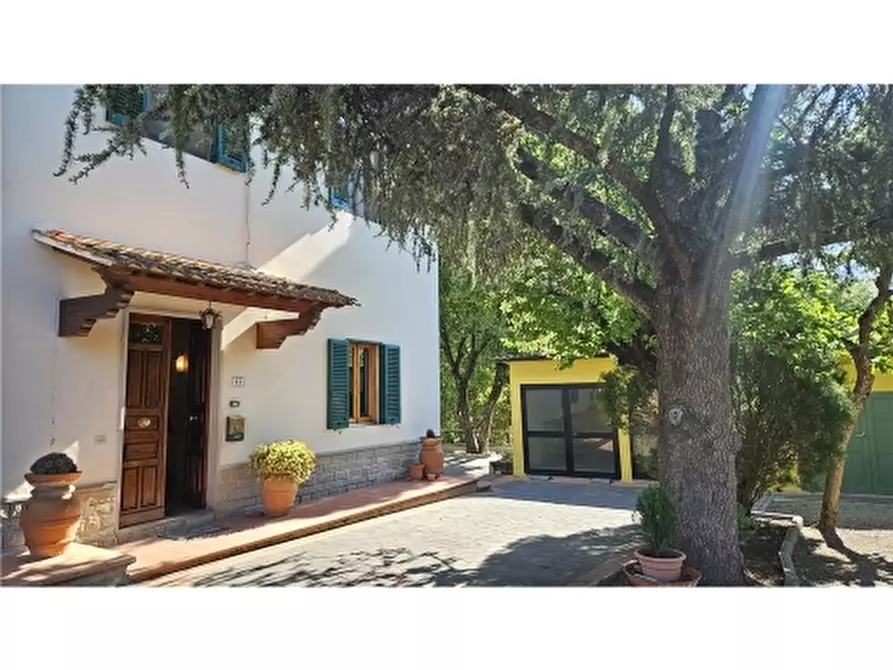 Immagine 1 di Villa in vendita  a Empoli