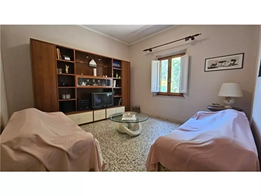 Immagine 7 di Villa in vendita  a Empoli