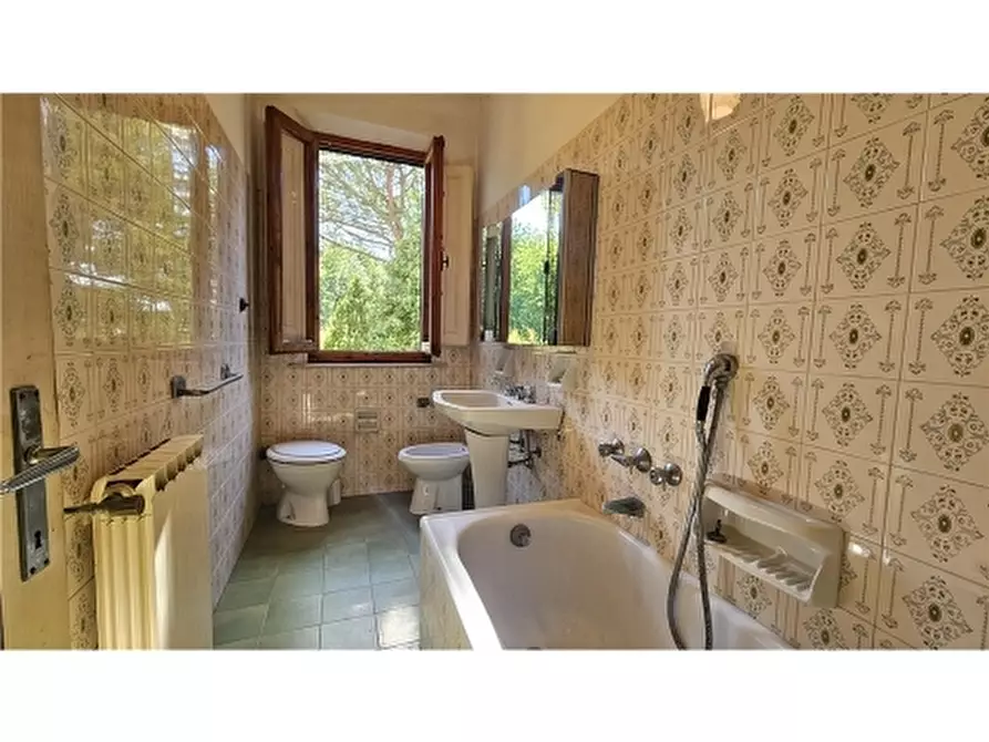 Immagine 28 di Villa in vendita  a Empoli