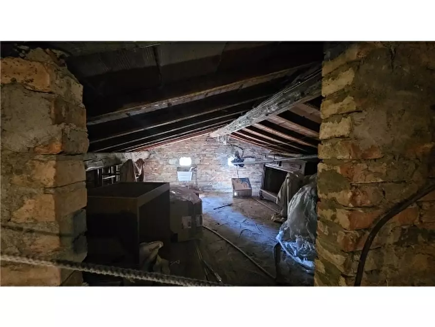 Immagine 32 di Villa in vendita  a Empoli