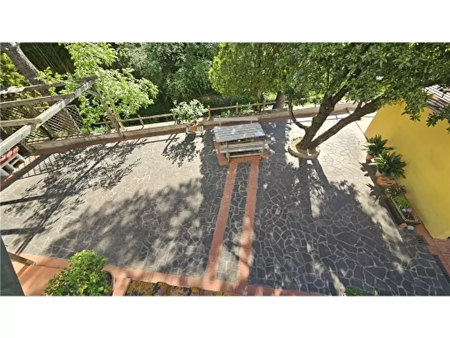 Immagine 33 di Villa in vendita  a Empoli