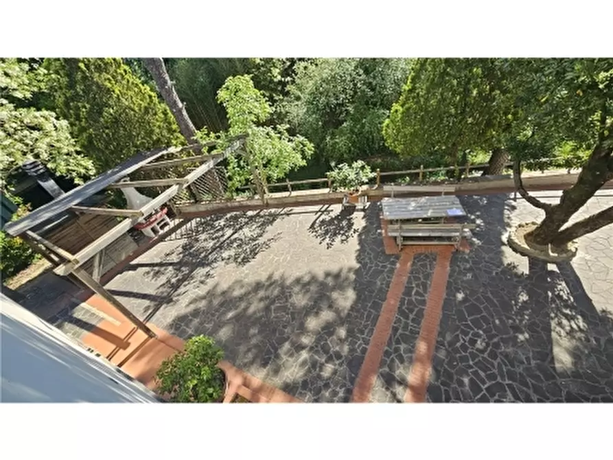 Immagine 34 di Villa in vendita  a Empoli