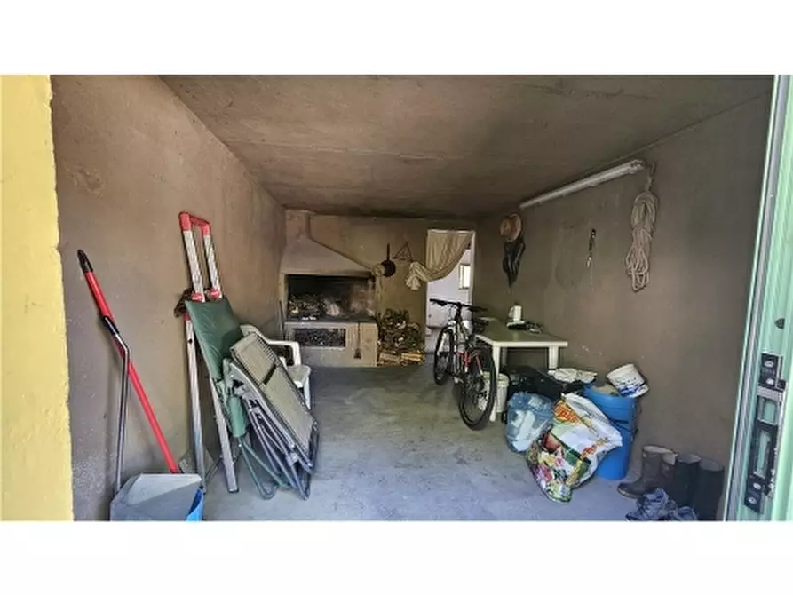 Immagine 40 di Villa in vendita  a Empoli