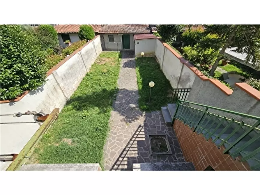 Immagine 1 di Villa in vendita  a Empoli