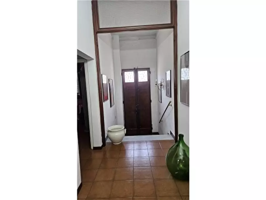 Immagine 2 di Villa in vendita  a Empoli
