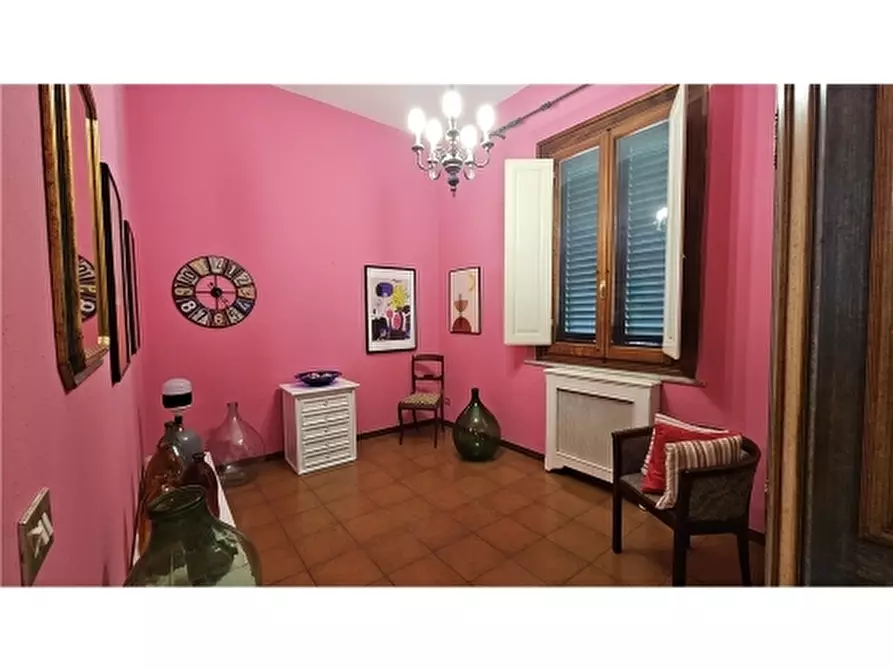 Immagine 10 di Villa in vendita  a Empoli