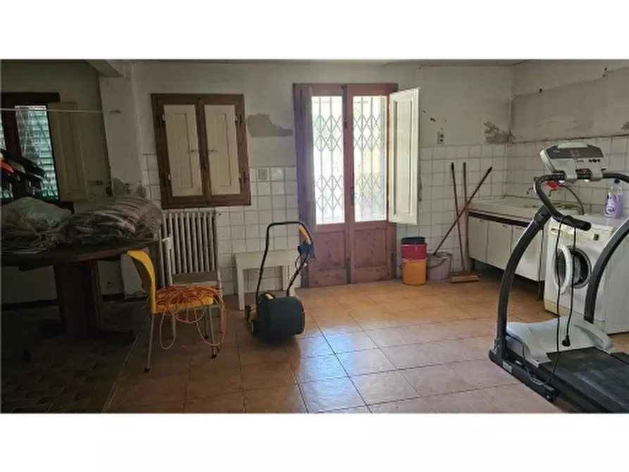 Immagine 14 di Villa in vendita  a Empoli