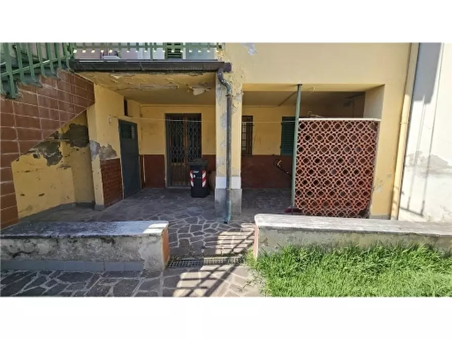 Immagine 15 di Villa in vendita  a Empoli