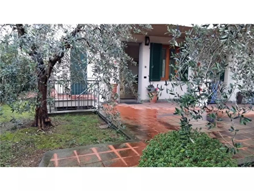 Immagine 7 di Negozio in vendita  a Empoli