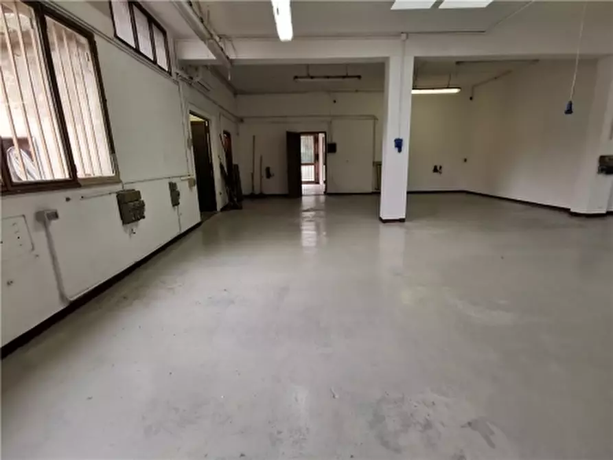 Immagine 4 di Negozio in vendita  a Vinci