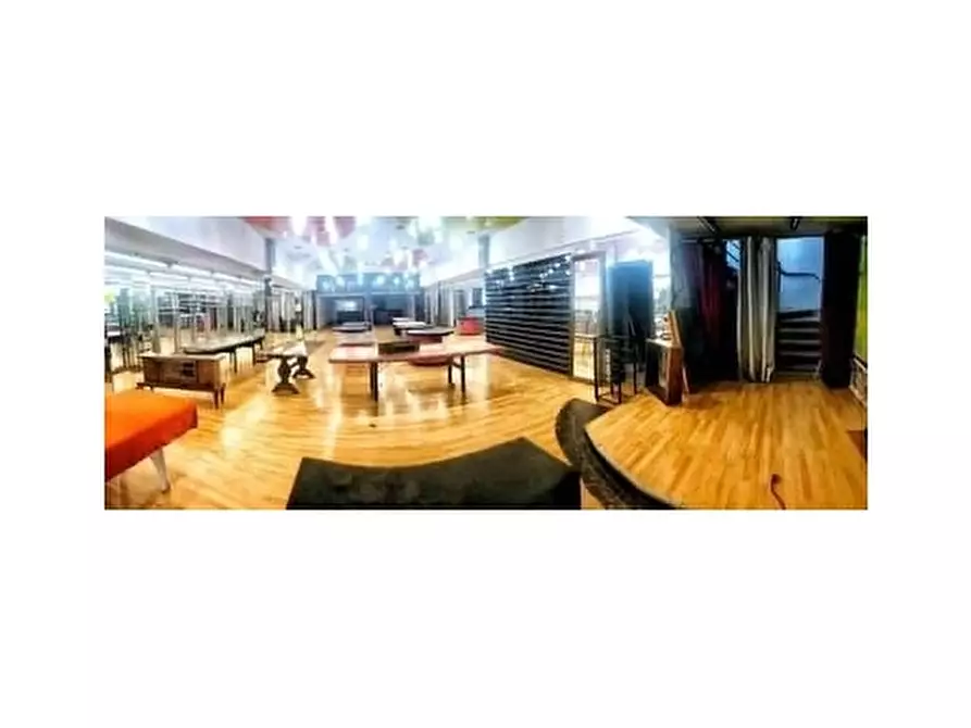 Immagine 8 di Negozio in vendita  a Santa Croce Sull'arno