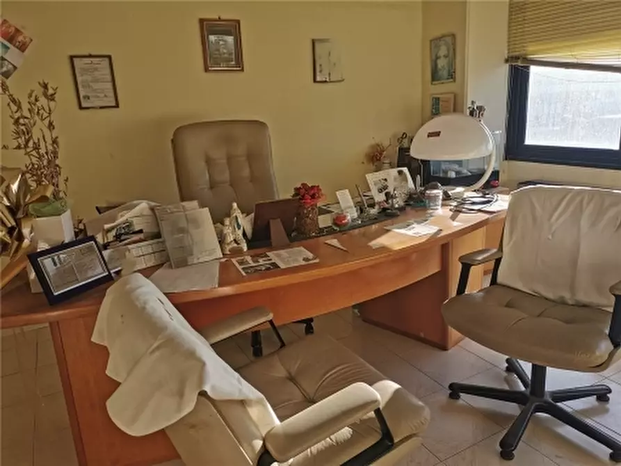 Immagine 4 di Negozio in affitto  a Empoli
