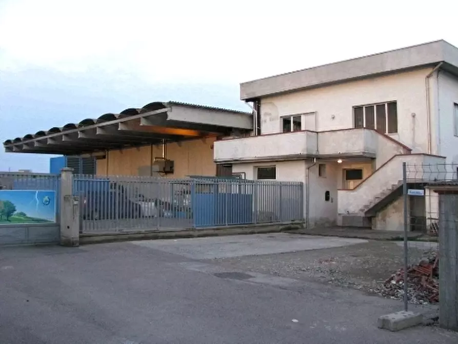 Immagine 2 di Magazzino in affitto  a Cerreto Guidi