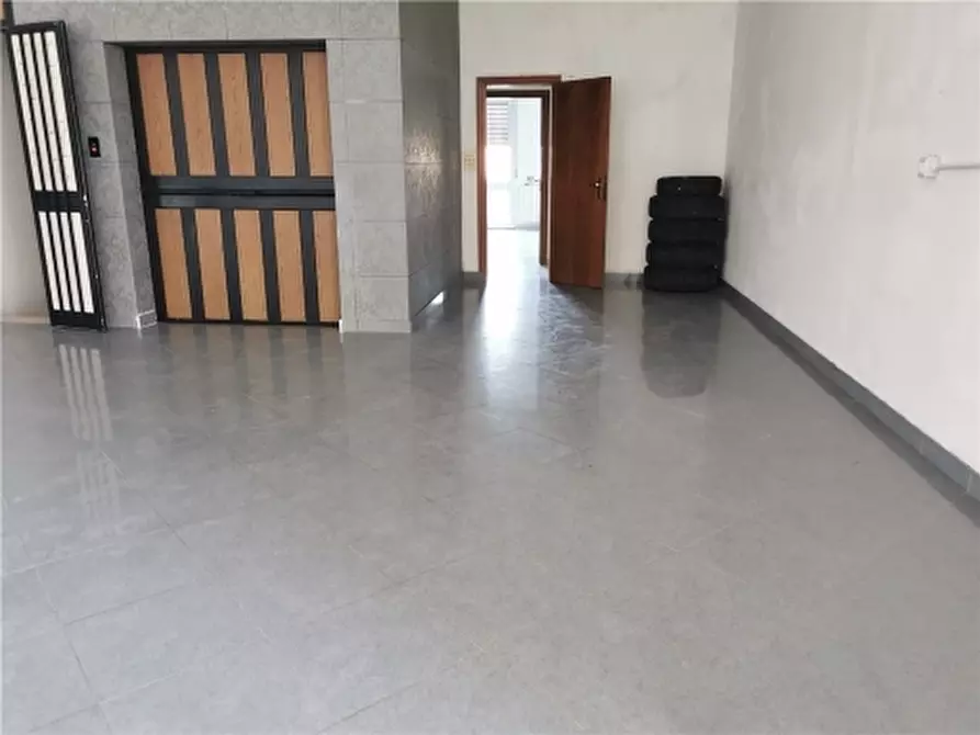 Immagine 4 di Magazzino in vendita  a Vinci