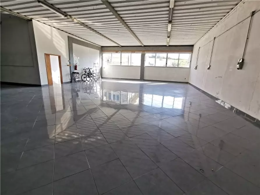 Immagine 7 di Magazzino in vendita  a Vinci