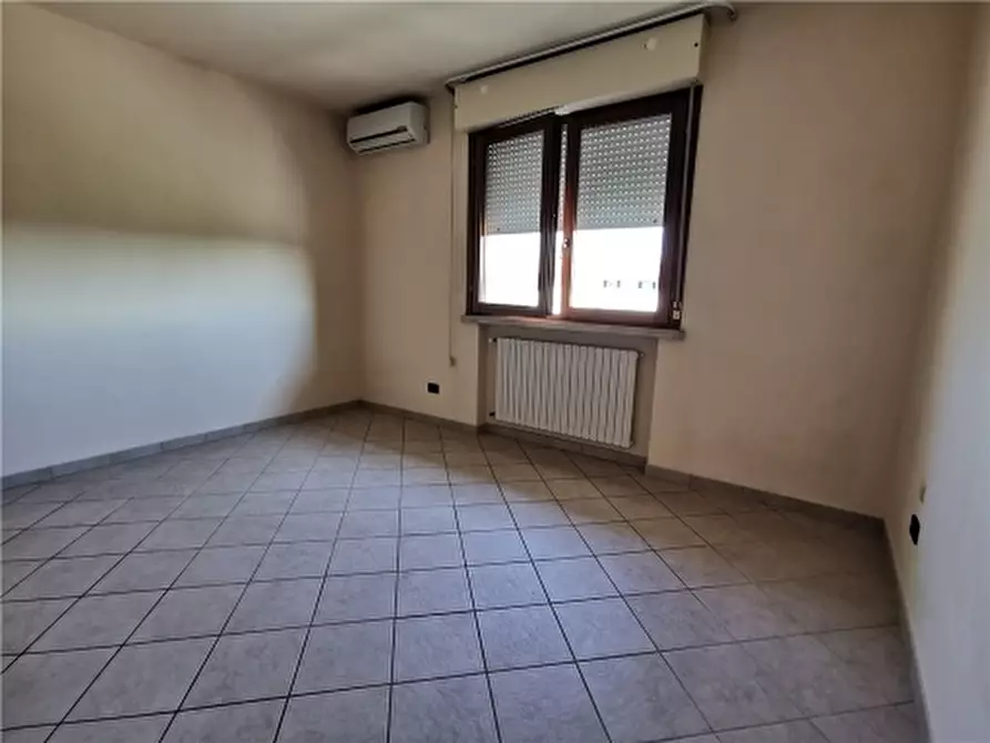 Immagine 9 di Magazzino in vendita  a Vinci