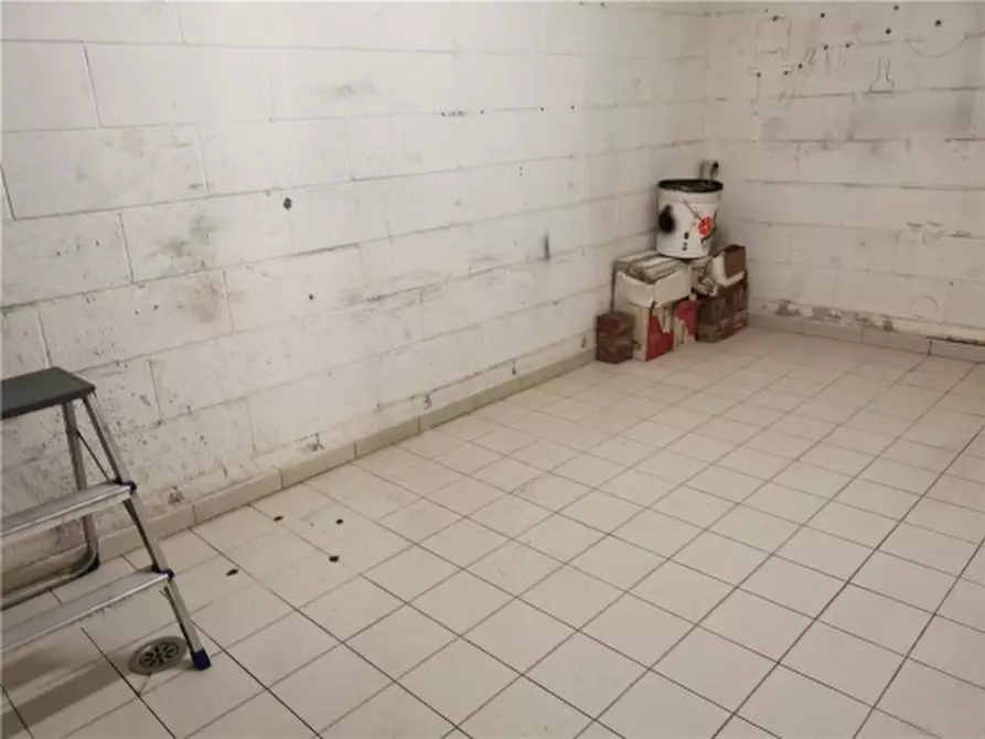 Immagine 14 di Magazzino in vendita  a Vinci