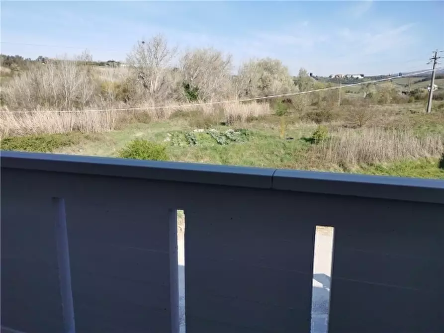 Immagine 19 di Magazzino in vendita  a Vinci