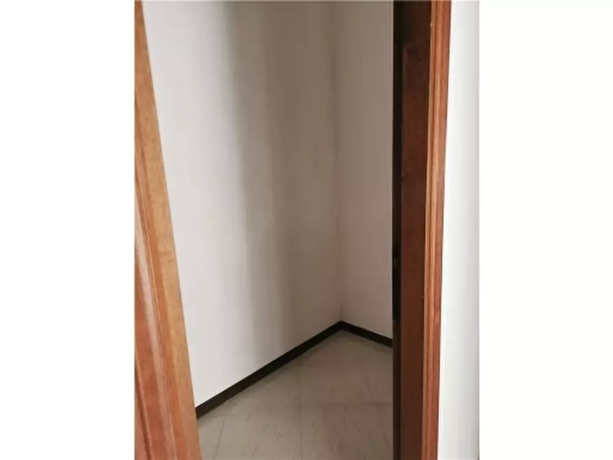 Immagine 29 di Magazzino in vendita  a Vinci