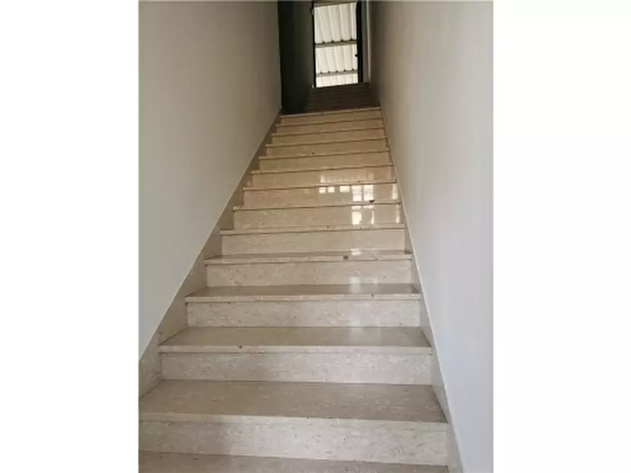 Immagine 35 di Magazzino in vendita  a Vinci