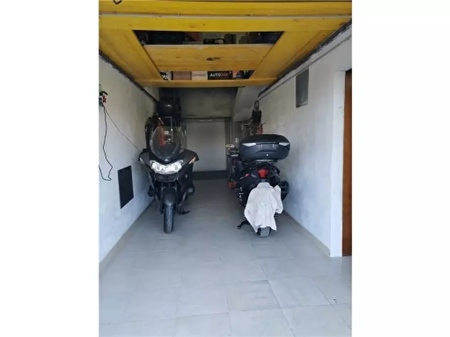 Immagine 36 di Magazzino in vendita  a Vinci