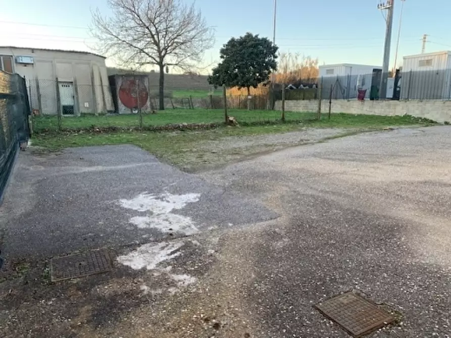 Immagine 5 di Magazzino in vendita  a Vinci