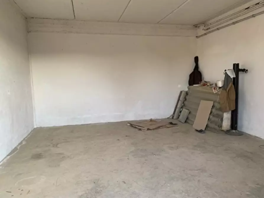 Immagine 7 di Magazzino in vendita  a Vinci