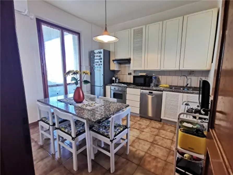 Immagine 11 di Magazzino in vendita  a Empoli