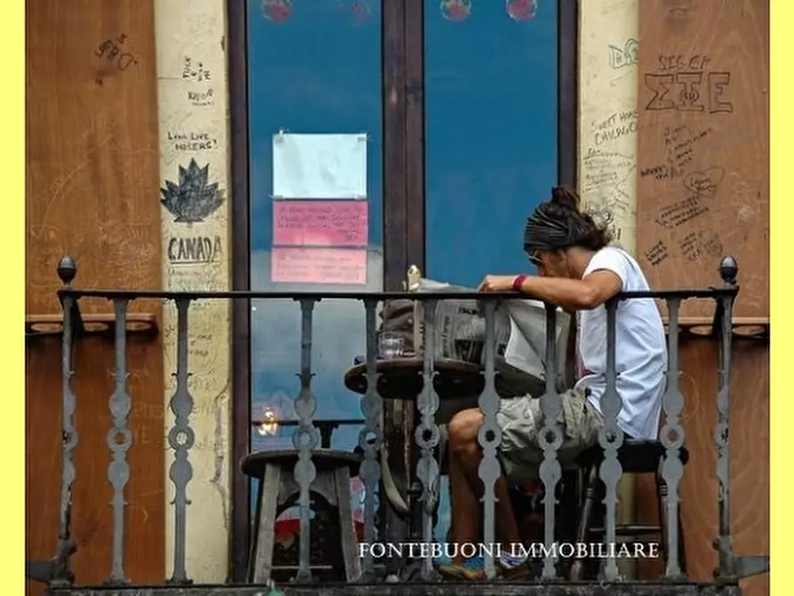 Immagine 4 di Negozio in affitto  a Firenze