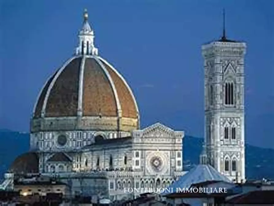 Immagine 2 di Negozio in vendita  a Firenze