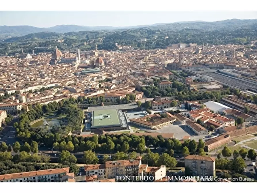 Immagine 4 di Negozio in affitto  a Firenze