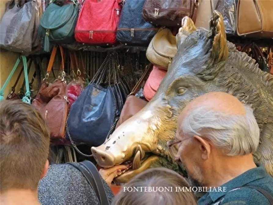 Immagine 1 di Negozio in affitto  a Firenze